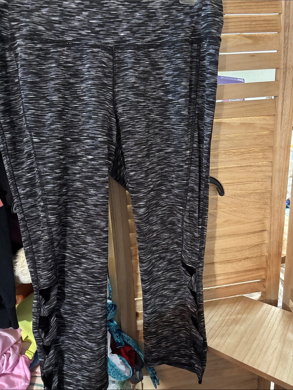 Black Space-Dye Capri Leggings 14/16